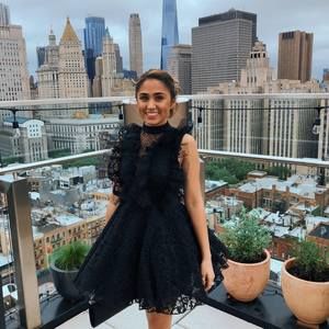 Meet your Posher, Nina